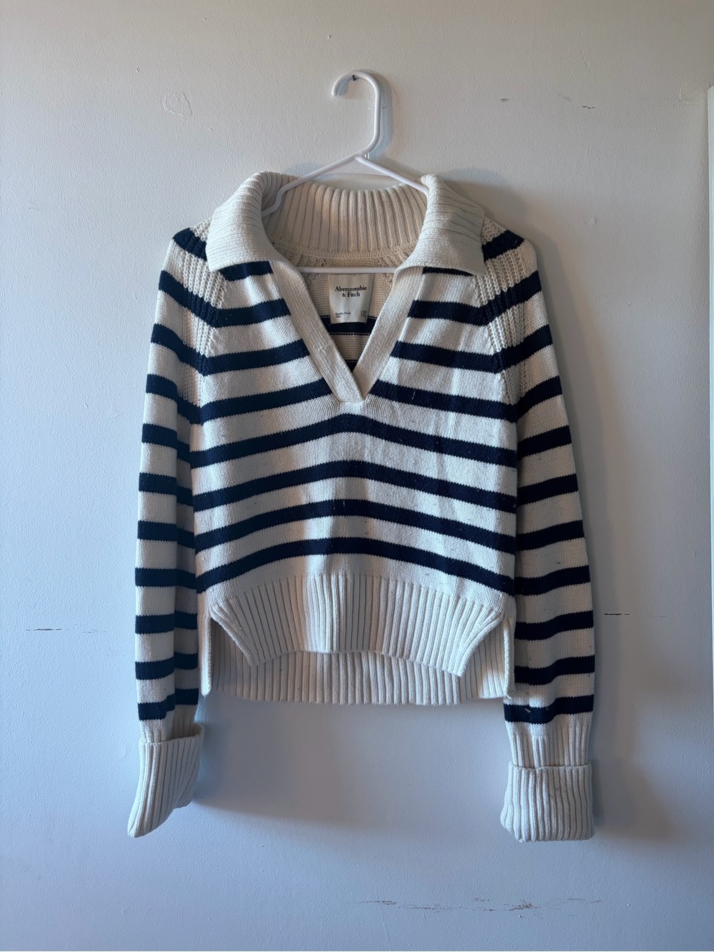 Abercrombie & Fitch Cream and Navy Striped V-Neck Polo Sweater